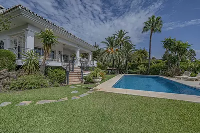 Detached Villa in El Paraiso