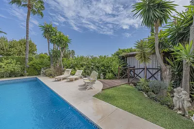 Detached Villa in El Paraiso