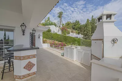Detached Villa in El Paraiso