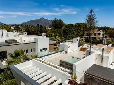Semi-Detached House in Puerto Banús