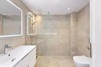 Middle Floor Apartment in Nueva Andalucía