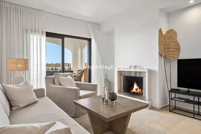 Middle Floor Apartment in Nueva Andalucía