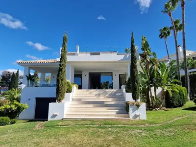 Detached Villa in Nueva Andalucía