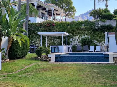 Detached Villa in Nueva Andalucía