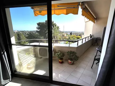 Middle Floor Apartment in Estepona