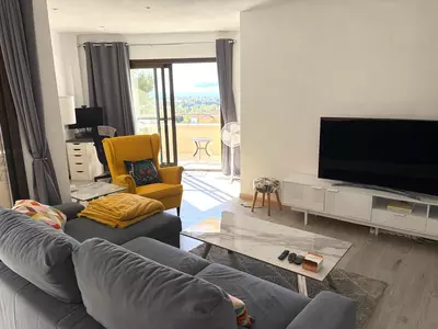 Middle Floor Apartment in Estepona