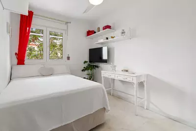 Middle Floor Apartment in Estepona