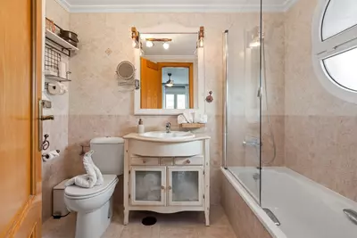 Middle Floor Apartment in Estepona