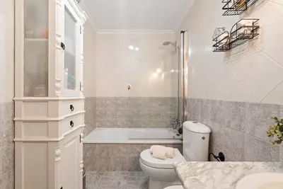 Middle Floor Apartment in Estepona