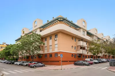 Middle Floor Apartment in Estepona