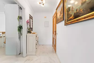 Middle Floor Apartment in Estepona