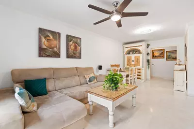 Middle Floor Apartment in Estepona