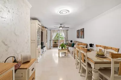 Middle Floor Apartment in Estepona
