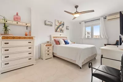 Middle Floor Apartment in Estepona