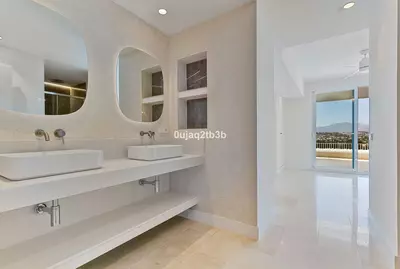 Middle Floor Apartment in Marbella