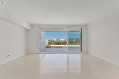 Middle Floor Apartment in Marbella