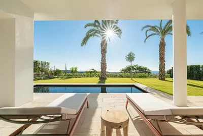 Ground Floor Apartment in Casares