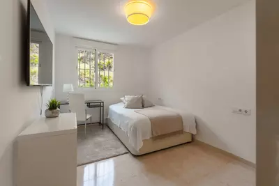 Middle Floor Apartment in Nueva Andalucía