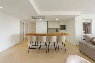 Middle Floor Apartment in Nueva Andalucía