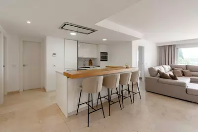 Middle Floor Apartment in Nueva Andalucía