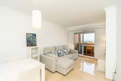 Middle Floor Apartment in Elviria