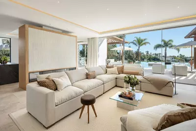 Detached Villa in Nueva Andalucía