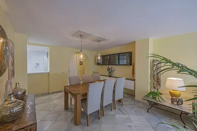 Middle Floor Apartment in Estepona