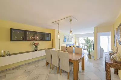 Middle Floor Apartment in Estepona
