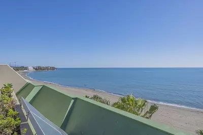 Middle Floor Apartment in Estepona