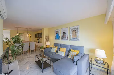 Middle Floor Apartment in Estepona