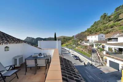 Top Floor Apartment in Benahavís