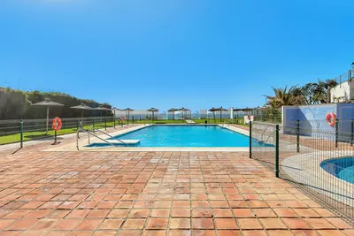 Middle Floor Apartment in Estepona