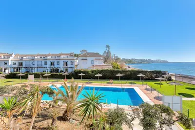 Middle Floor Apartment in Estepona