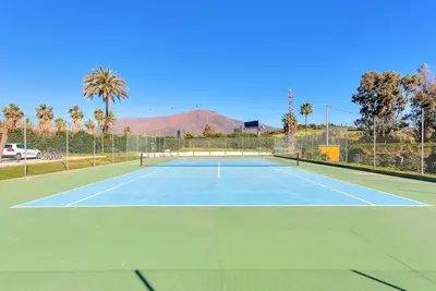 Middle Floor Apartment in Estepona