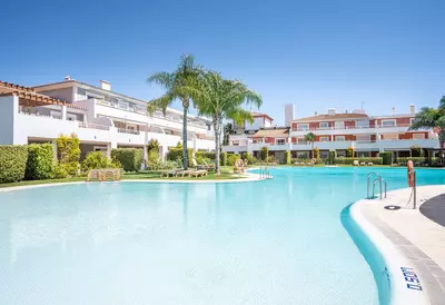Middle Floor Apartment in Estepona