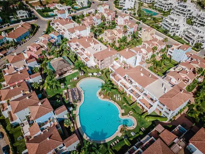 Middle Floor Apartment in Estepona
