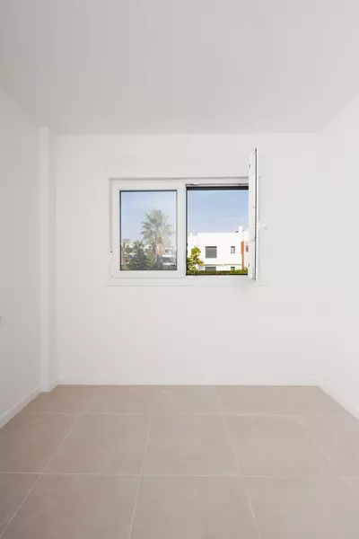 Middle Floor Apartment in Cancelada