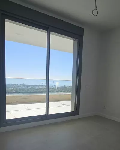 Middle Floor Apartment in Estepona