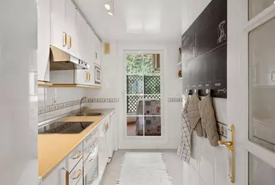 Middle Floor Apartment in Nueva Andalucía