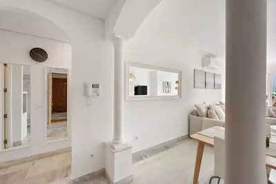Middle Floor Apartment in Nueva Andalucía