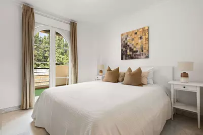 Middle Floor Apartment in Nueva Andalucía
