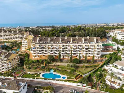 Middle Floor Apartment in Nueva Andalucía
