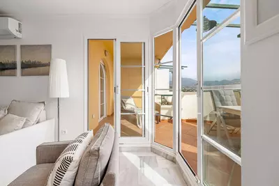 Middle Floor Apartment in Nueva Andalucía