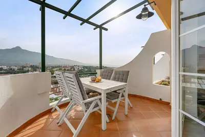 Middle Floor Apartment in Nueva Andalucía