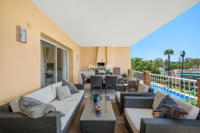 Middle Floor Apartment in Nueva Andalucía