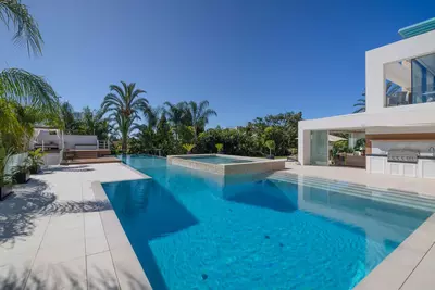 Detached Villa in El Paraiso