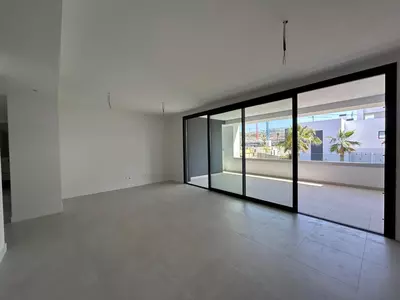 Middle Floor Apartment in Selwo