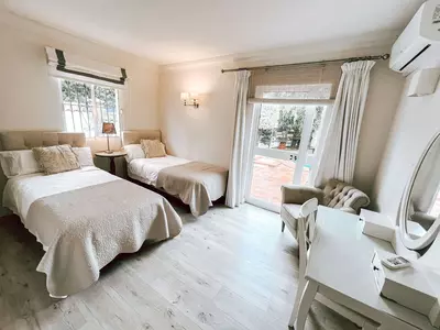 Detached Villa in Nueva Andalucía