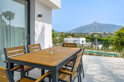 Detached Villa in Nueva Andalucía