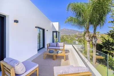 Detached Villa in Nueva Andalucía
